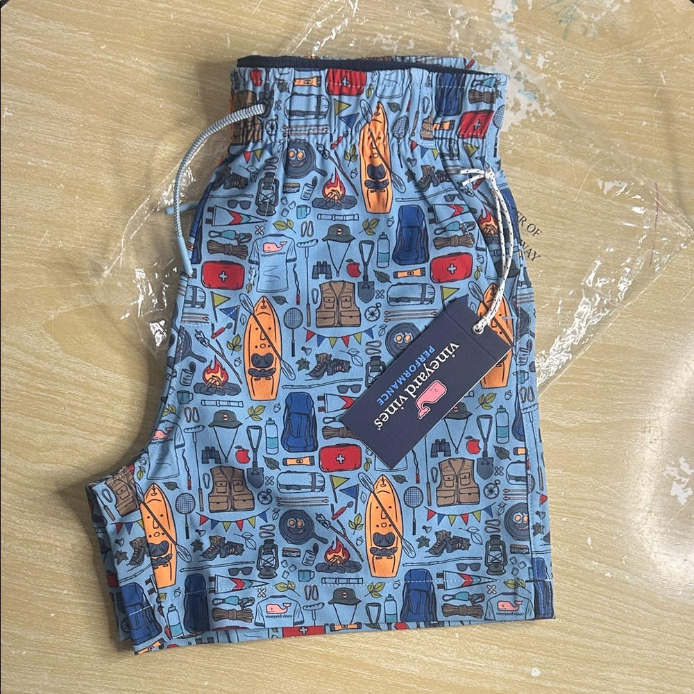 Vineyard Vines Kids Blue Adventure Print camping Shorts